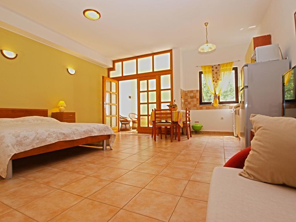 Apartments Milio 1105 Fažana Eksteriør billede